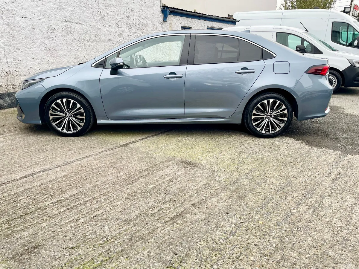 Toyota Corolla Saloon, Petrol Hybrid, 2025, Grey