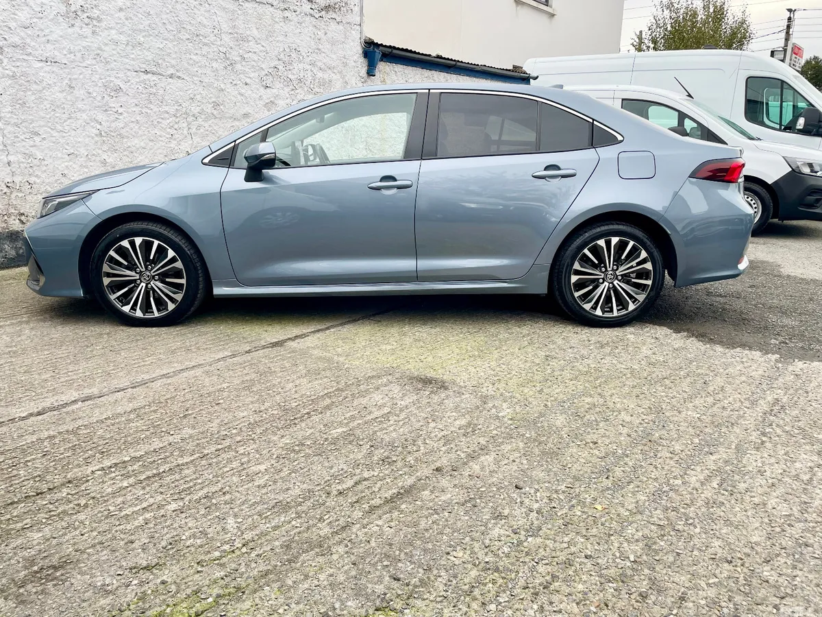 Toyota Corolla Saloon, Petrol Hybrid, 2025, Grey