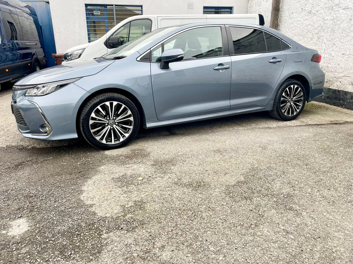 Toyota Corolla Saloon, Petrol Hybrid, 2025, Grey