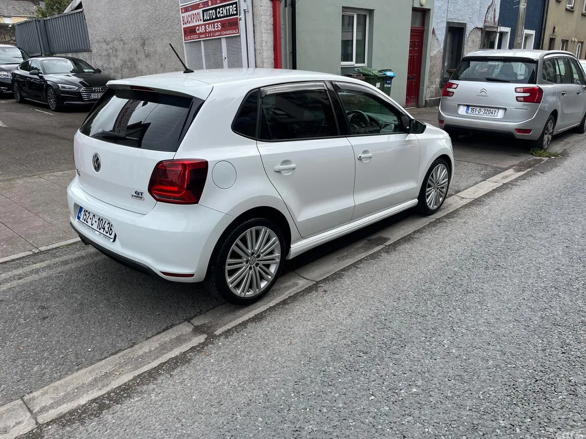Volkswagen Polo Hatchback, Petrol, 2015, White