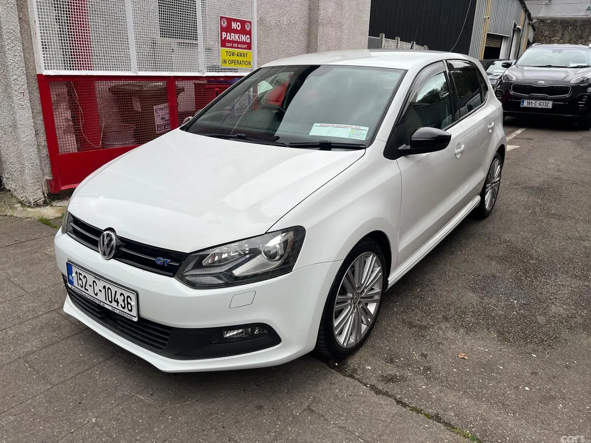 Volkswagen Polo Hatchback, Petrol, 2015, White