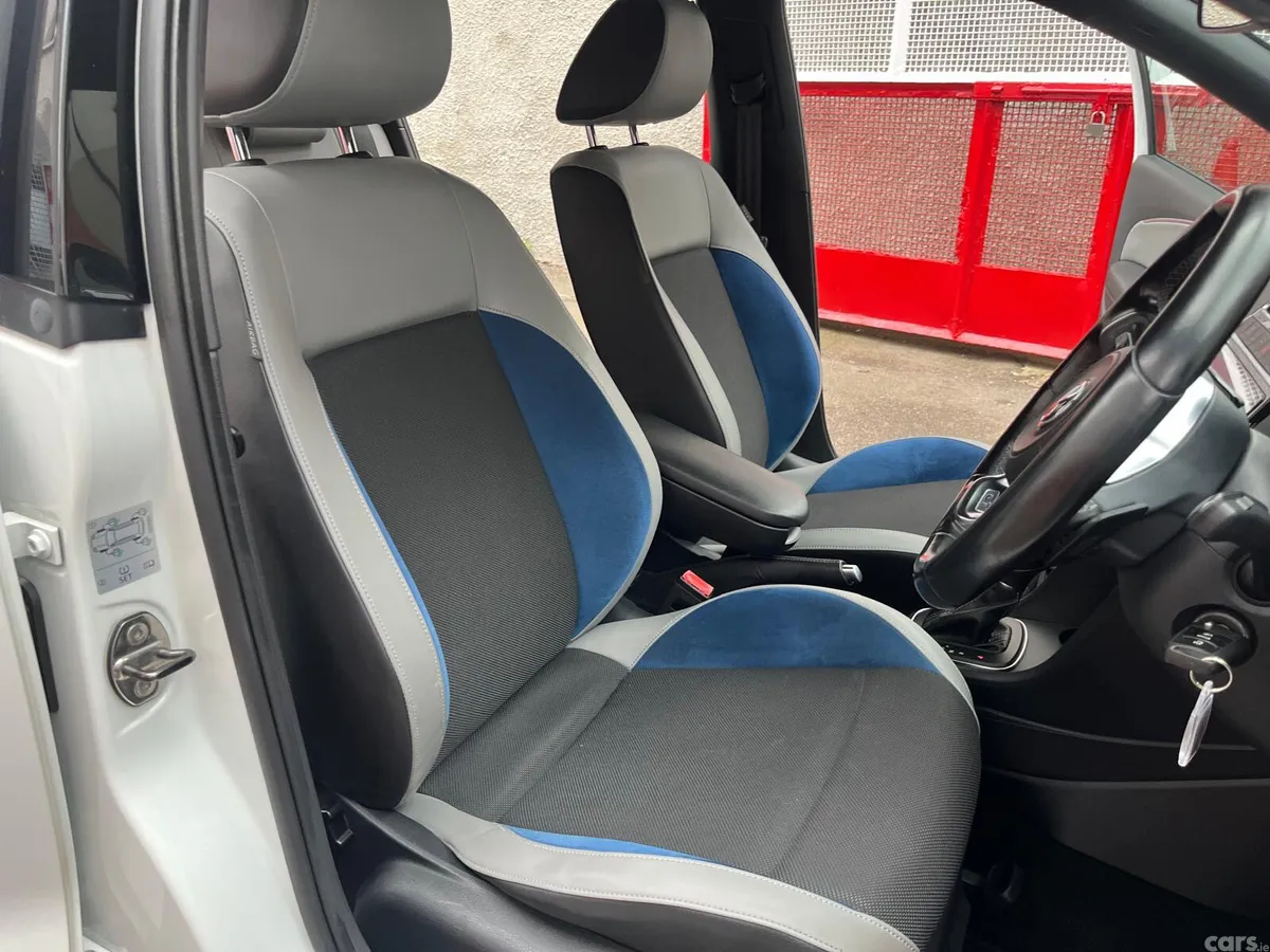 Volkswagen Polo Hatchback, Petrol, 2015, White