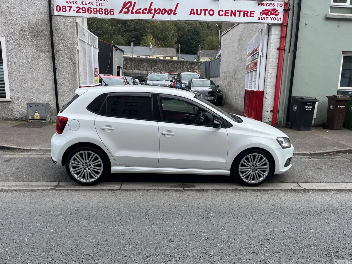 Volkswagen Polo Hatchback, Petrol, 2015, White
