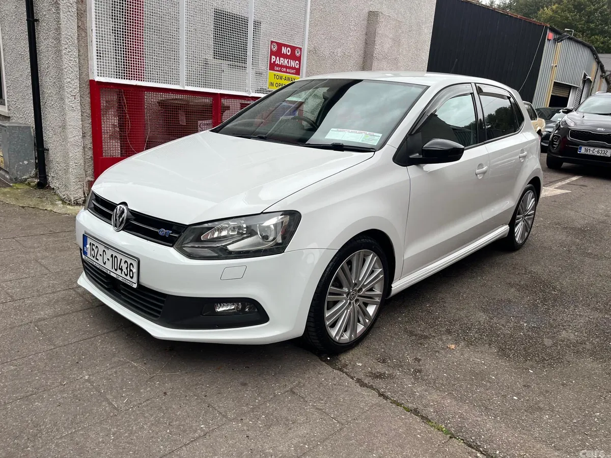 Volkswagen Polo Hatchback, Petrol, 2015, White