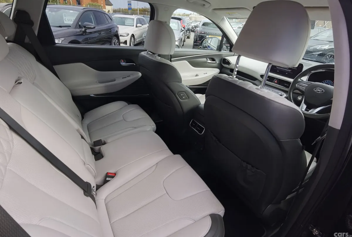 Hyundai Santa Fe SUV, Petrol Plug-in Hybrid, 2023, Black