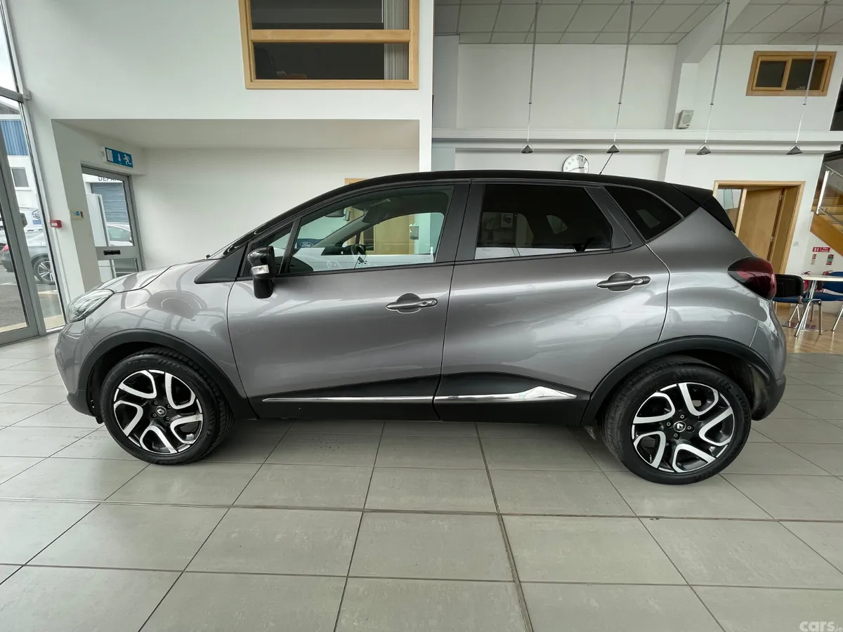 Renault Captur Hatchback, Petrol, 2021, Grey