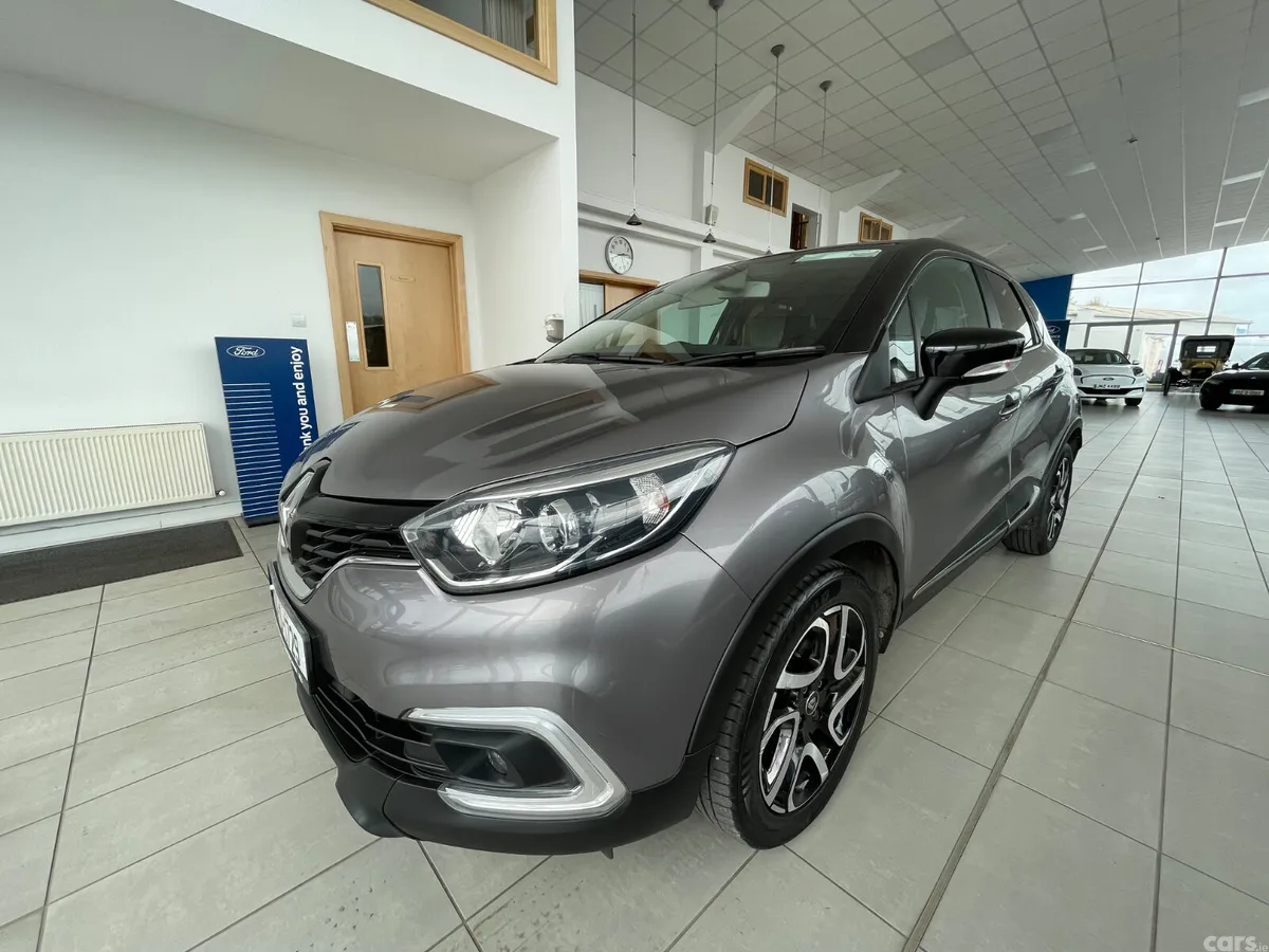 Renault Captur Hatchback, Petrol, 2021, Grey
