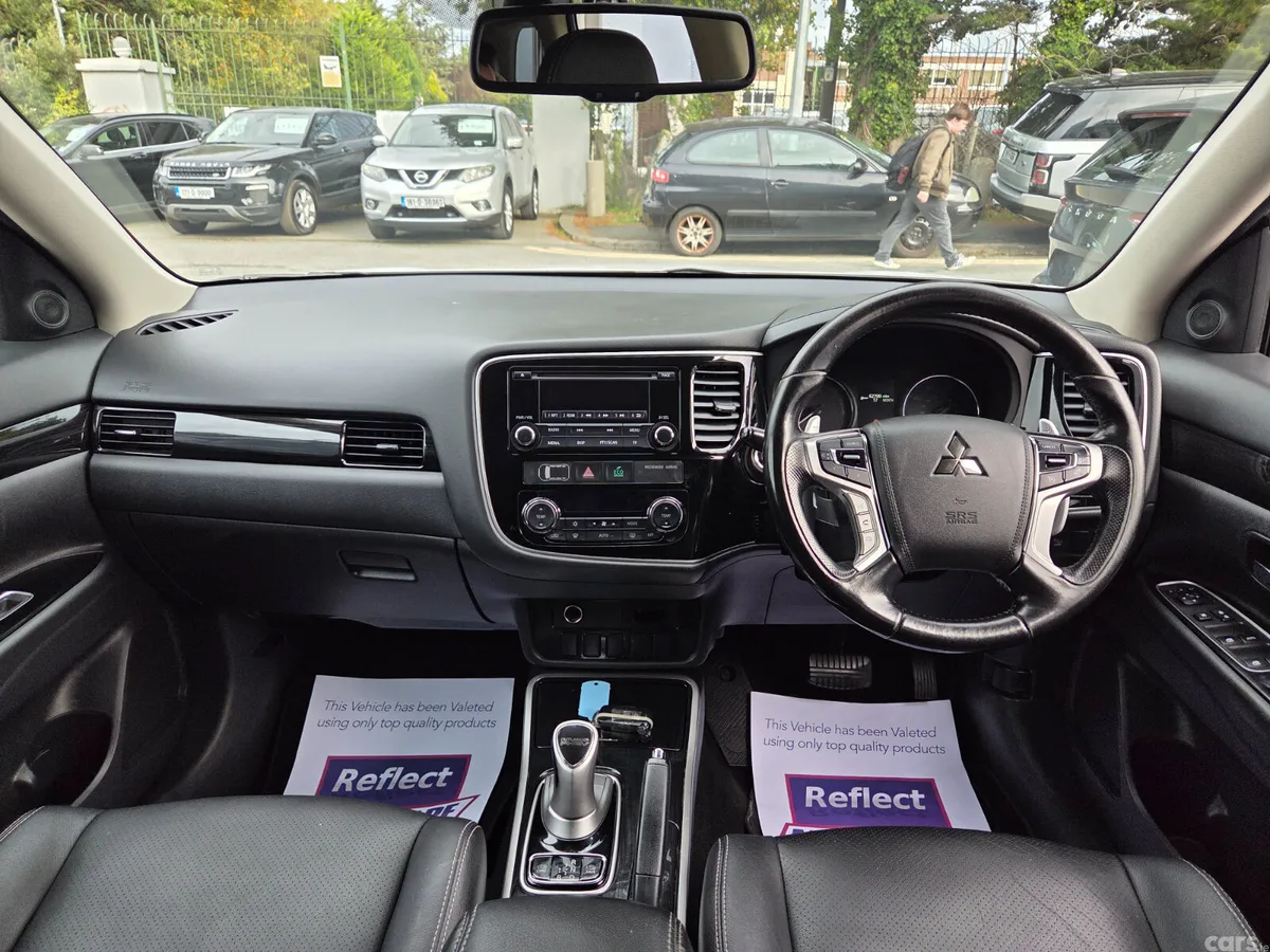 Mitsubishi Outlander SUV, Petrol Hybrid, 2016, White