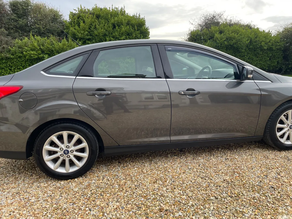 Ford Focus Saloon, Diesel, 2016, Grey