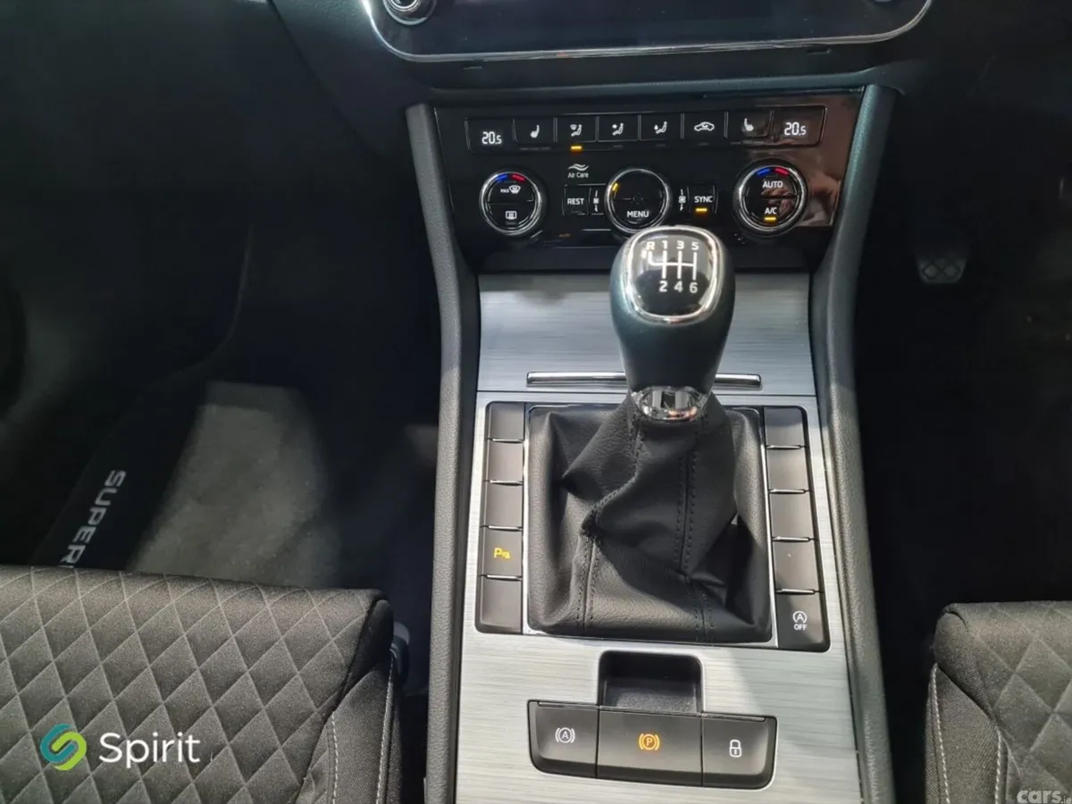 Skoda Superb Saloon, Petrol, 2023, Blue