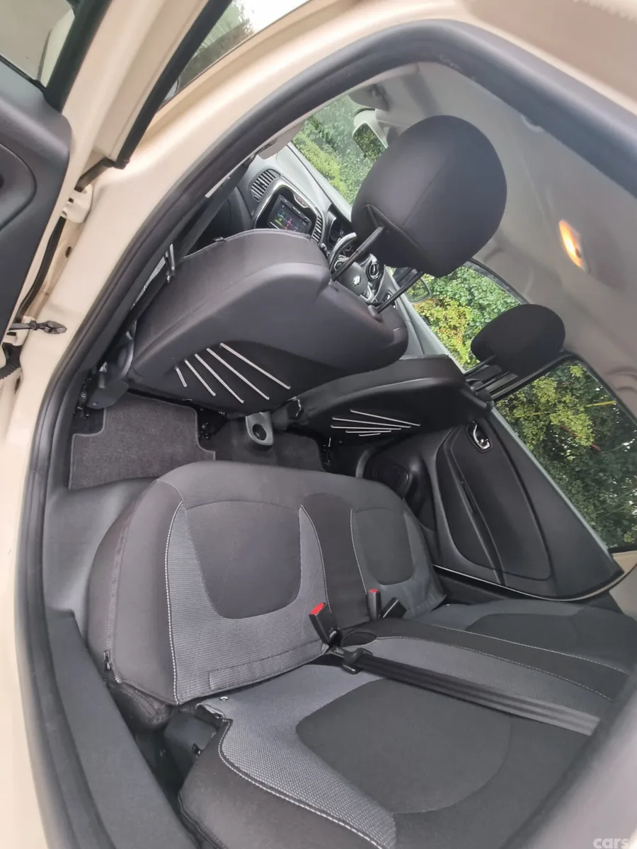 Renault Captur Hatchback, Diesel, 2016, Beige