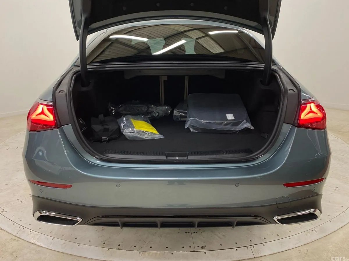 Mercedes-Benz E-Class Saloon, Diesel Plug-in Hybrid, 2026, Green