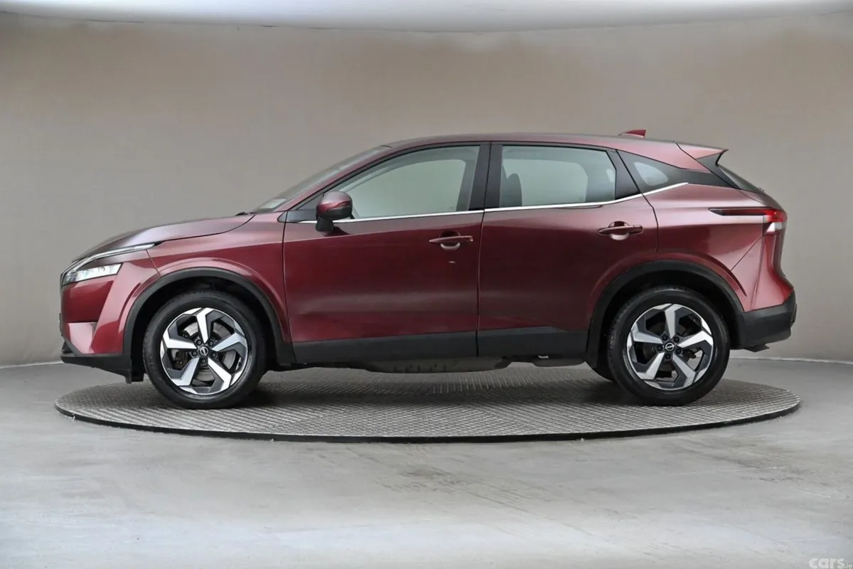 Nissan Qashqai SUV, Petrol, 2023, Purple