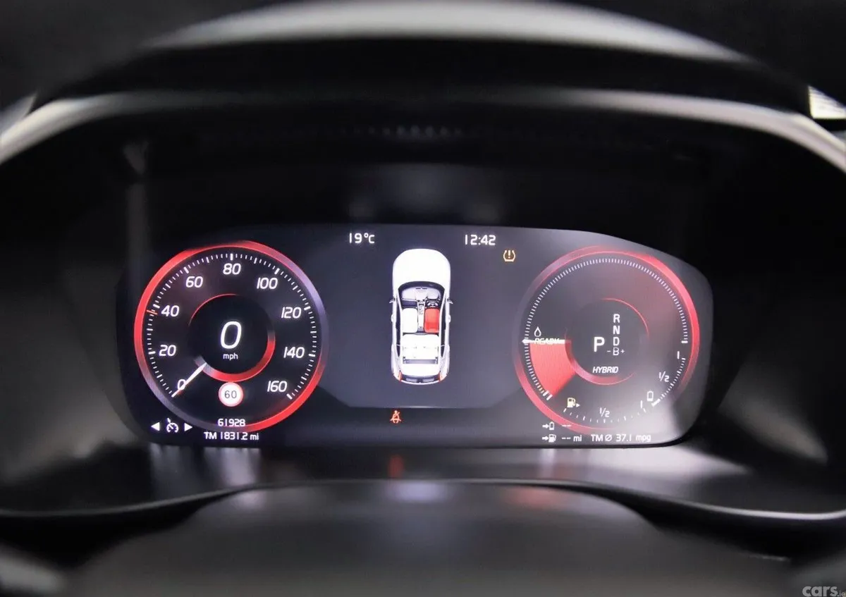 Volvo XC40 SUV, Petrol Plug-in Hybrid, 2023, White