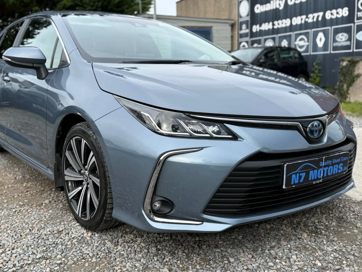 Toyota Corolla Saloon, Petrol Hybrid, 2022, Grey