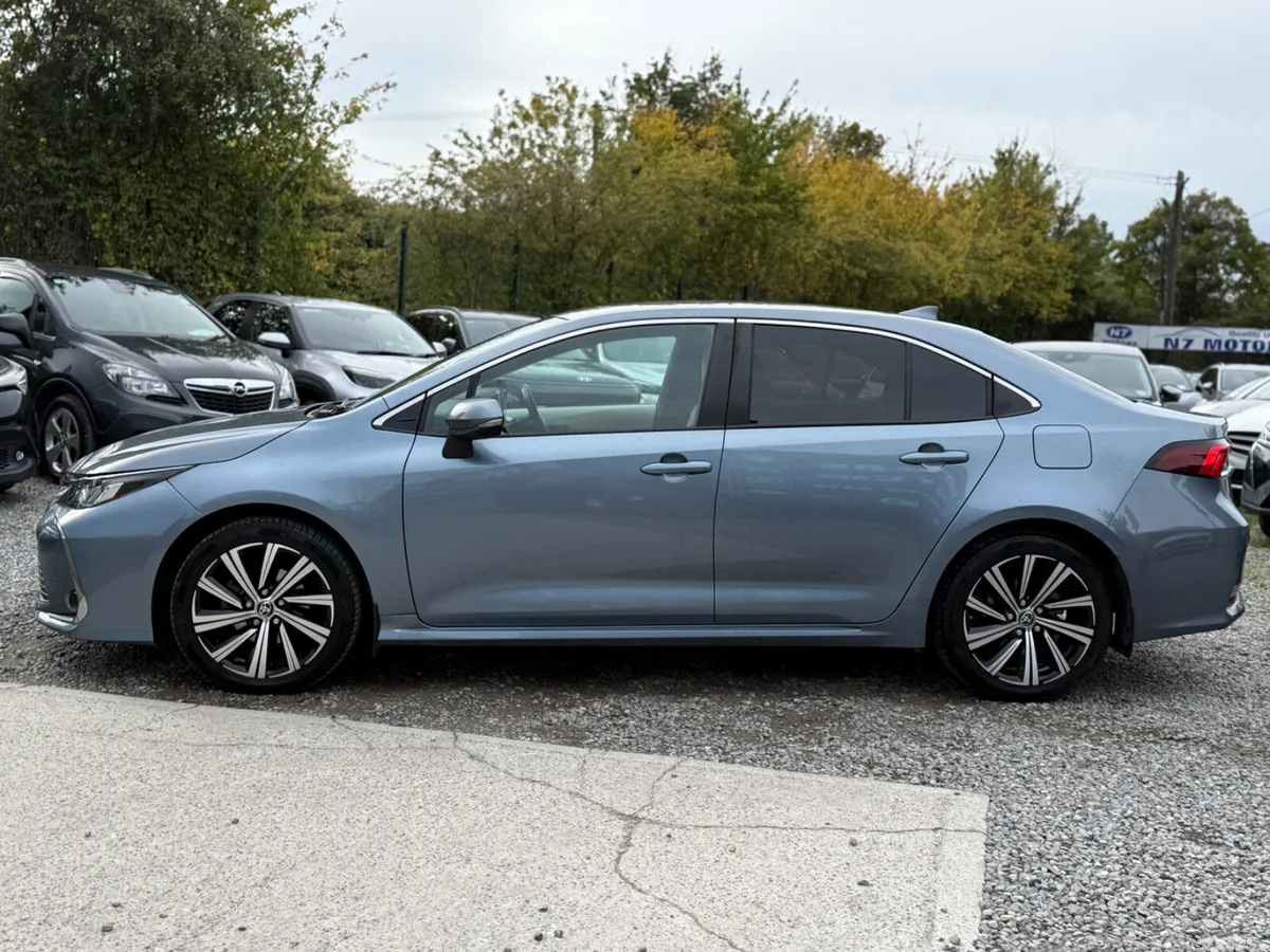 Toyota Corolla Saloon, Petrol Hybrid, 2022, Grey