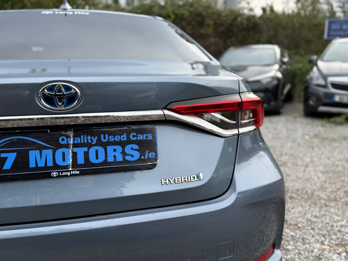 Toyota Corolla Saloon, Petrol Hybrid, 2022, Grey