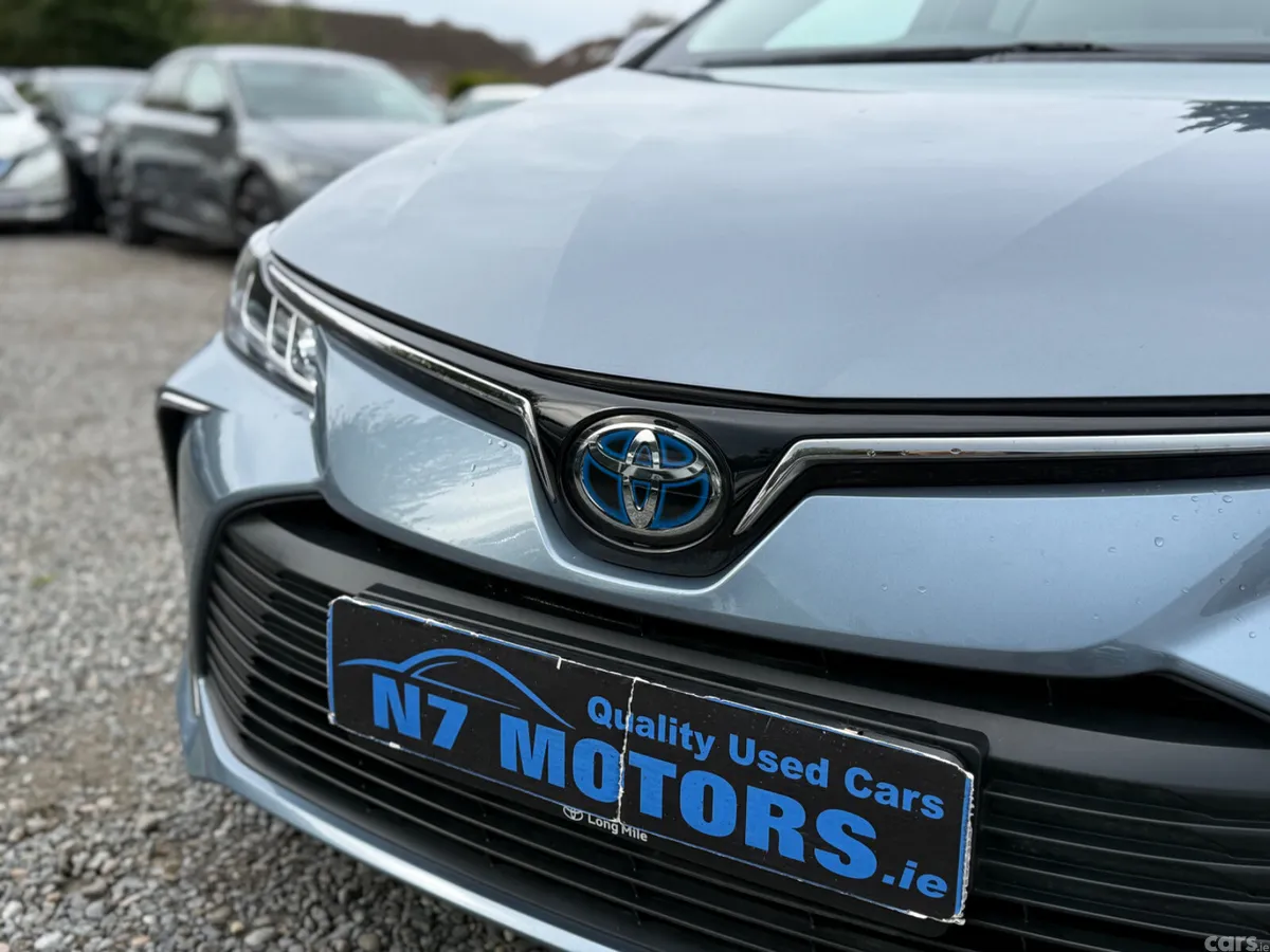 Toyota Corolla Saloon, Petrol Hybrid, 2022, Grey