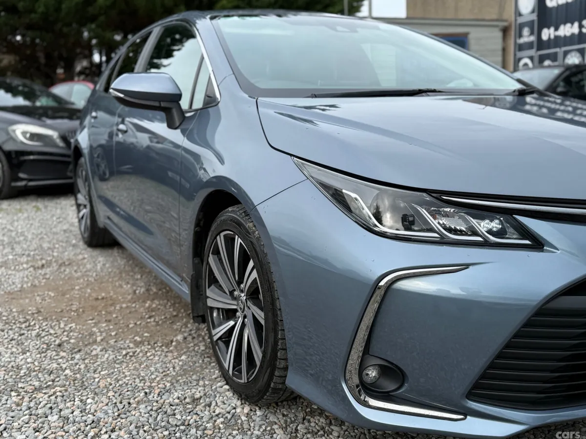 Toyota Corolla Saloon, Petrol Hybrid, 2022, Grey