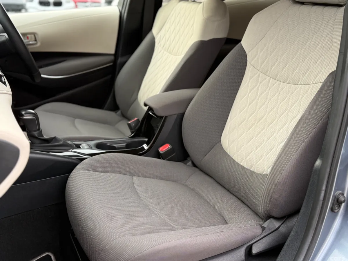 Toyota Corolla Saloon, Petrol Hybrid, 2022, Grey
