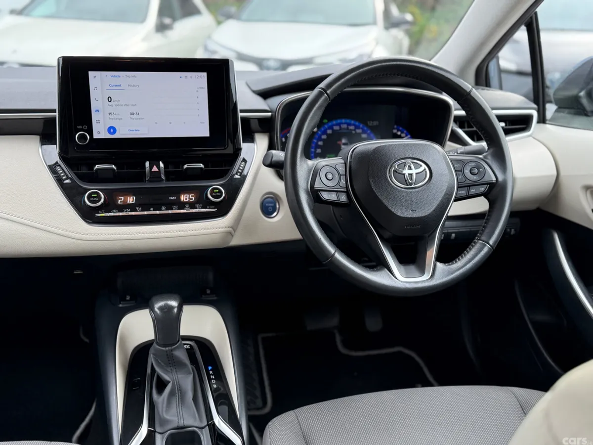 Toyota Corolla Saloon, Petrol Hybrid, 2022, Grey