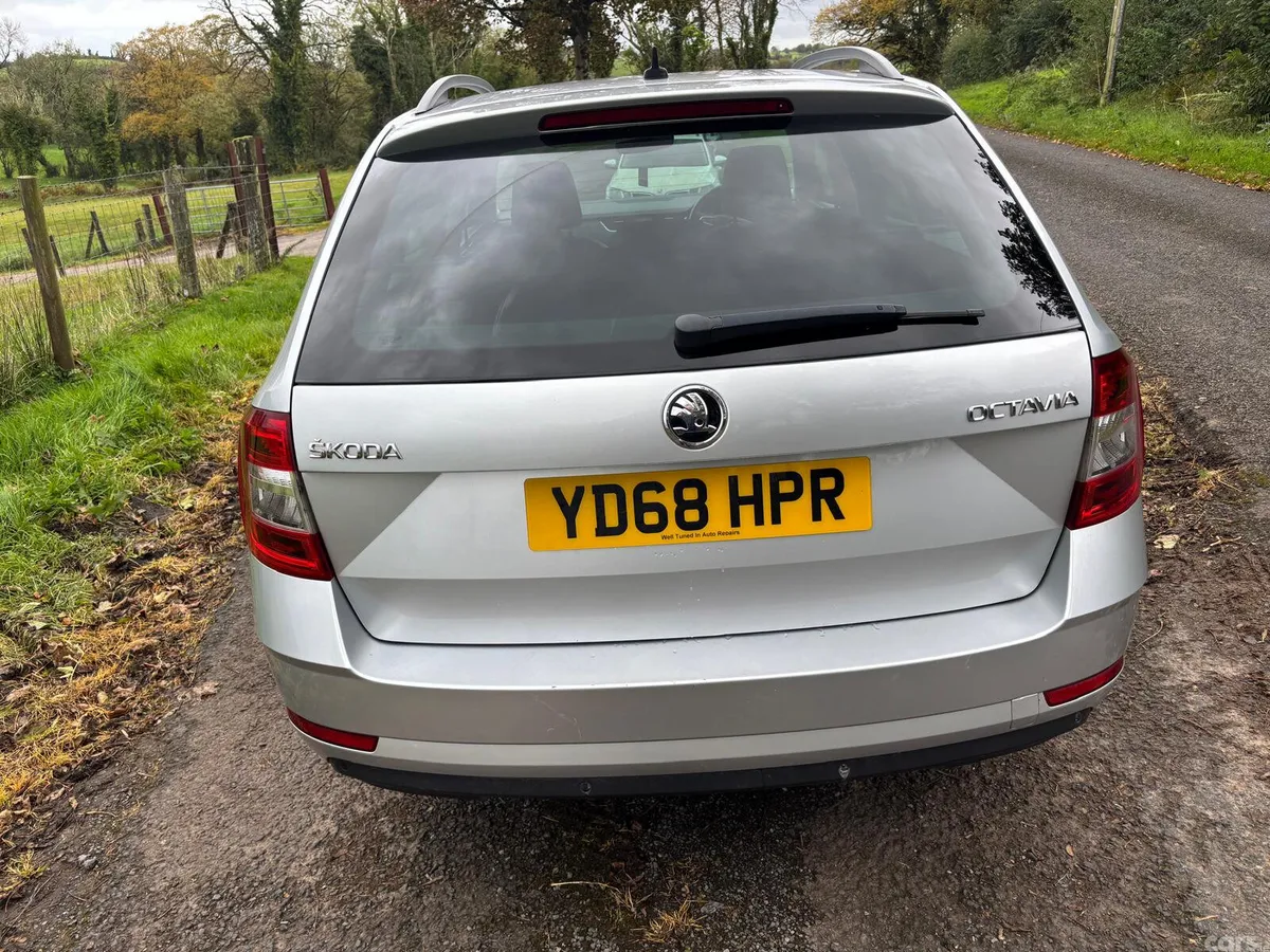 Skoda Octavia Estate, Diesel, 2019, Silver
