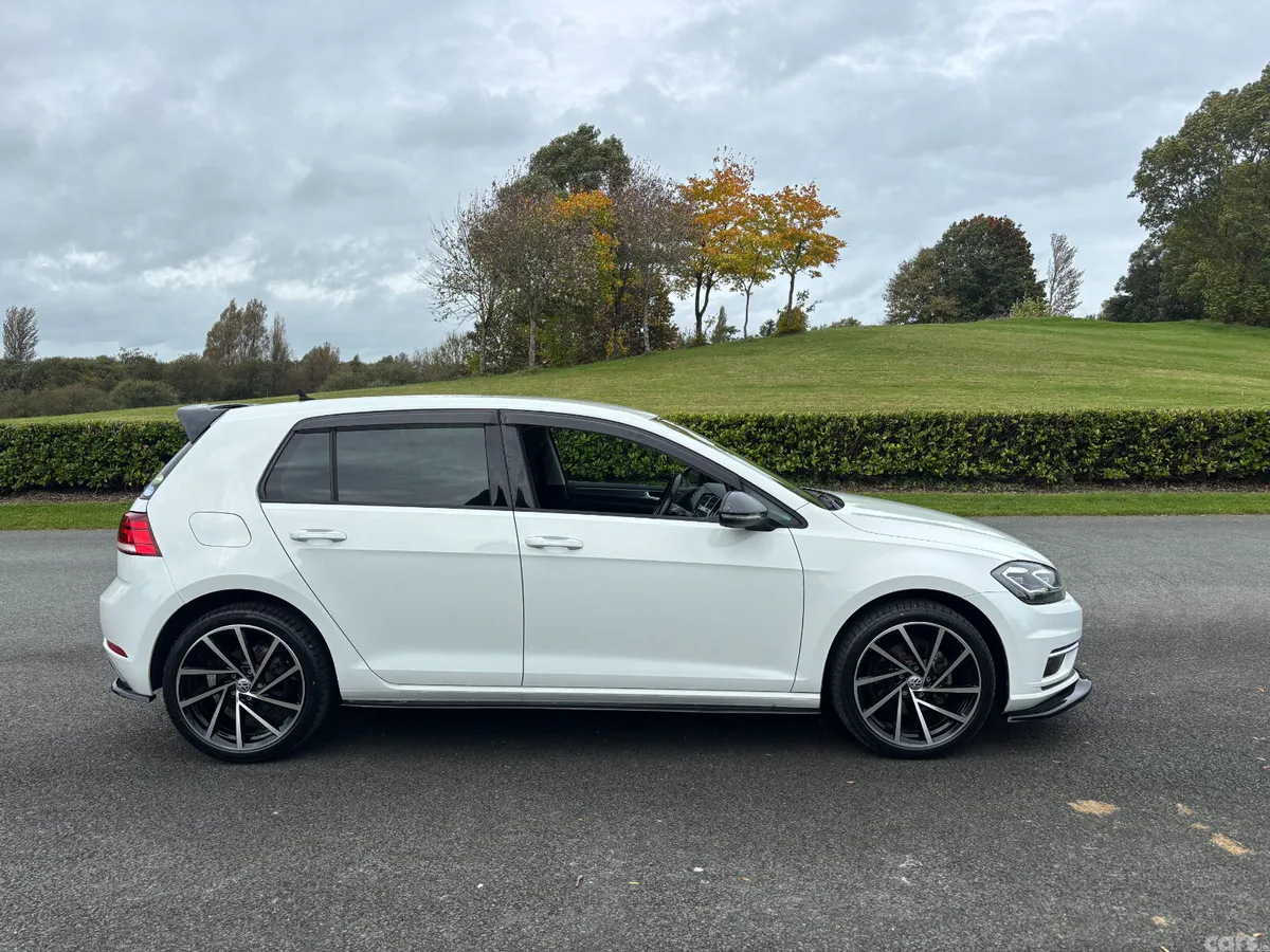 Volkswagen Golf Hatchback, Petrol, 2017, White