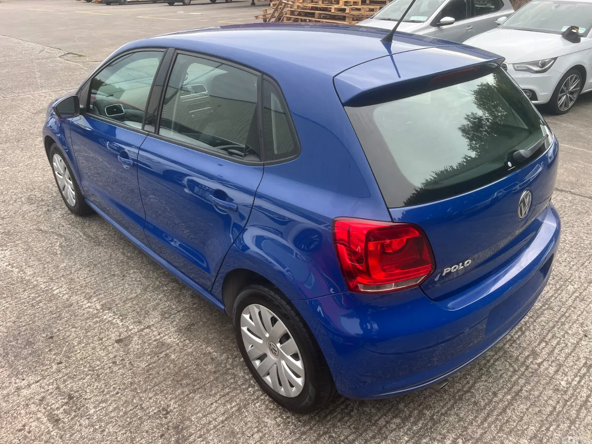 Volkswagen Polo Hatchback, Petrol, 2013, Blue