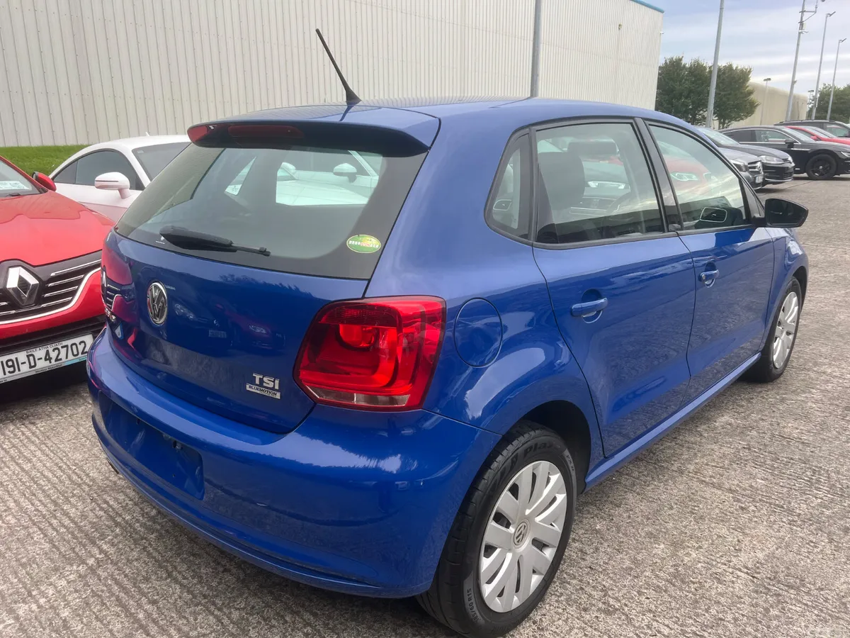 Volkswagen Polo Hatchback, Petrol, 2013, Blue