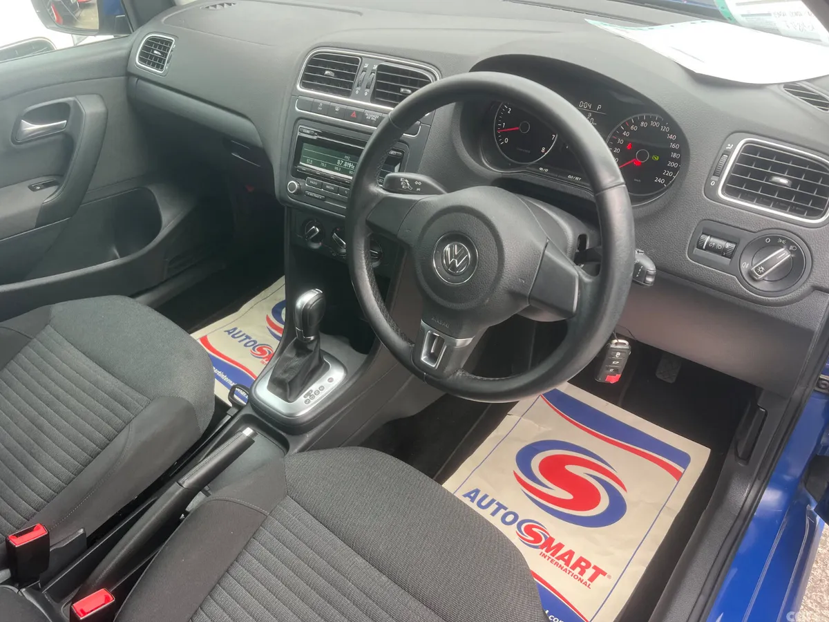 Volkswagen Polo Hatchback, Petrol, 2013, Blue