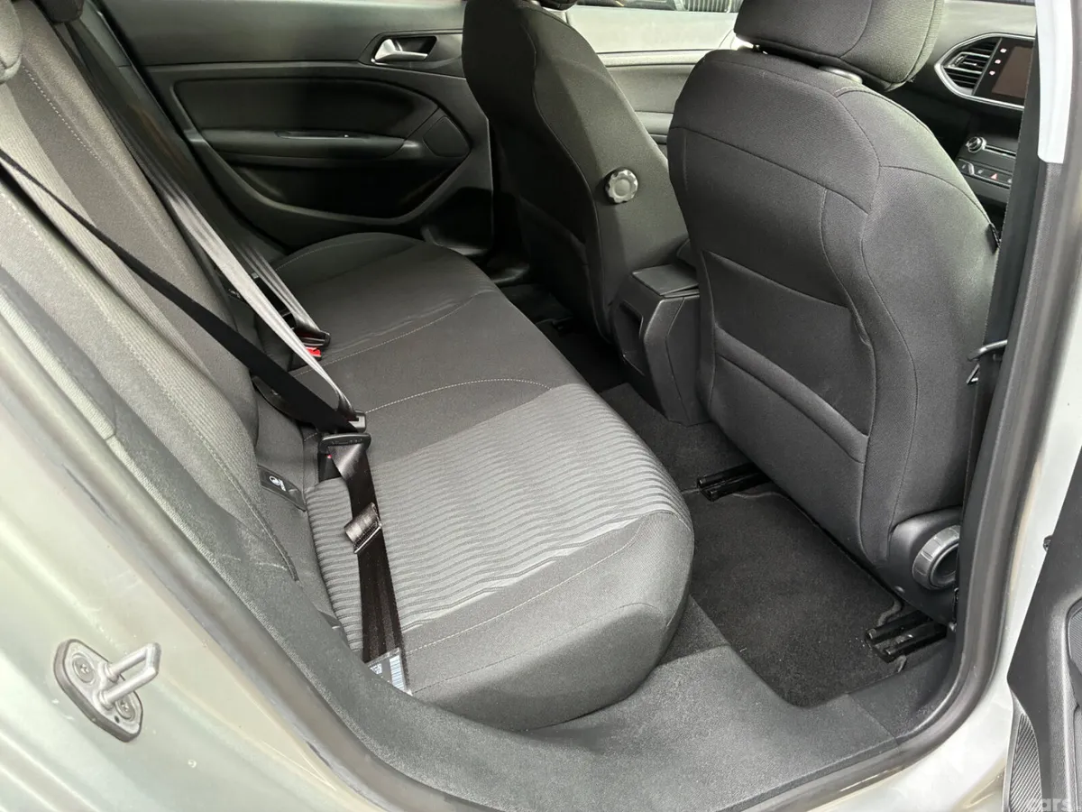 Peugeot 308 Hatchback, Petrol, 2016, Grey