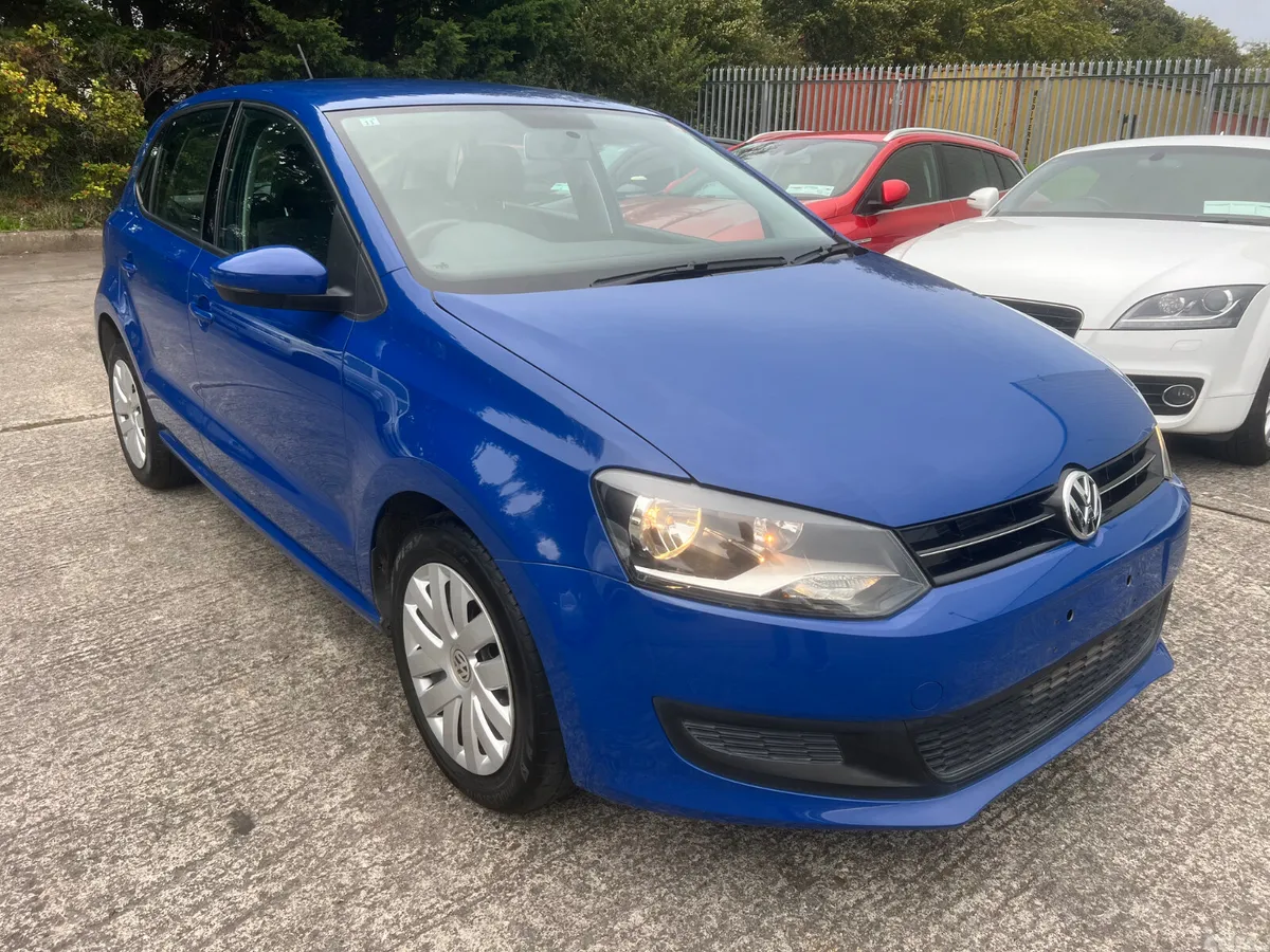 Volkswagen Polo Hatchback, Petrol, 2013, Blue