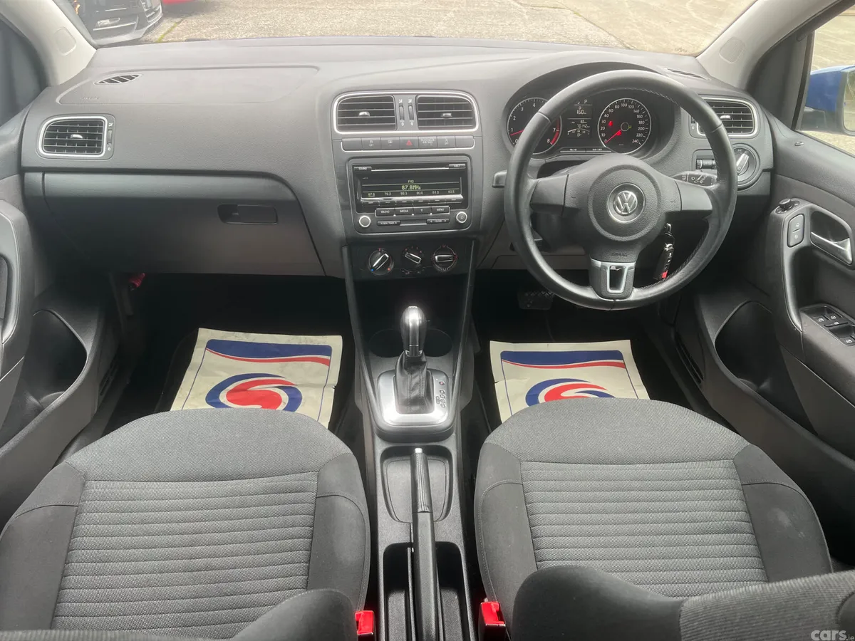 Volkswagen Polo Hatchback, Petrol, 2013, Blue