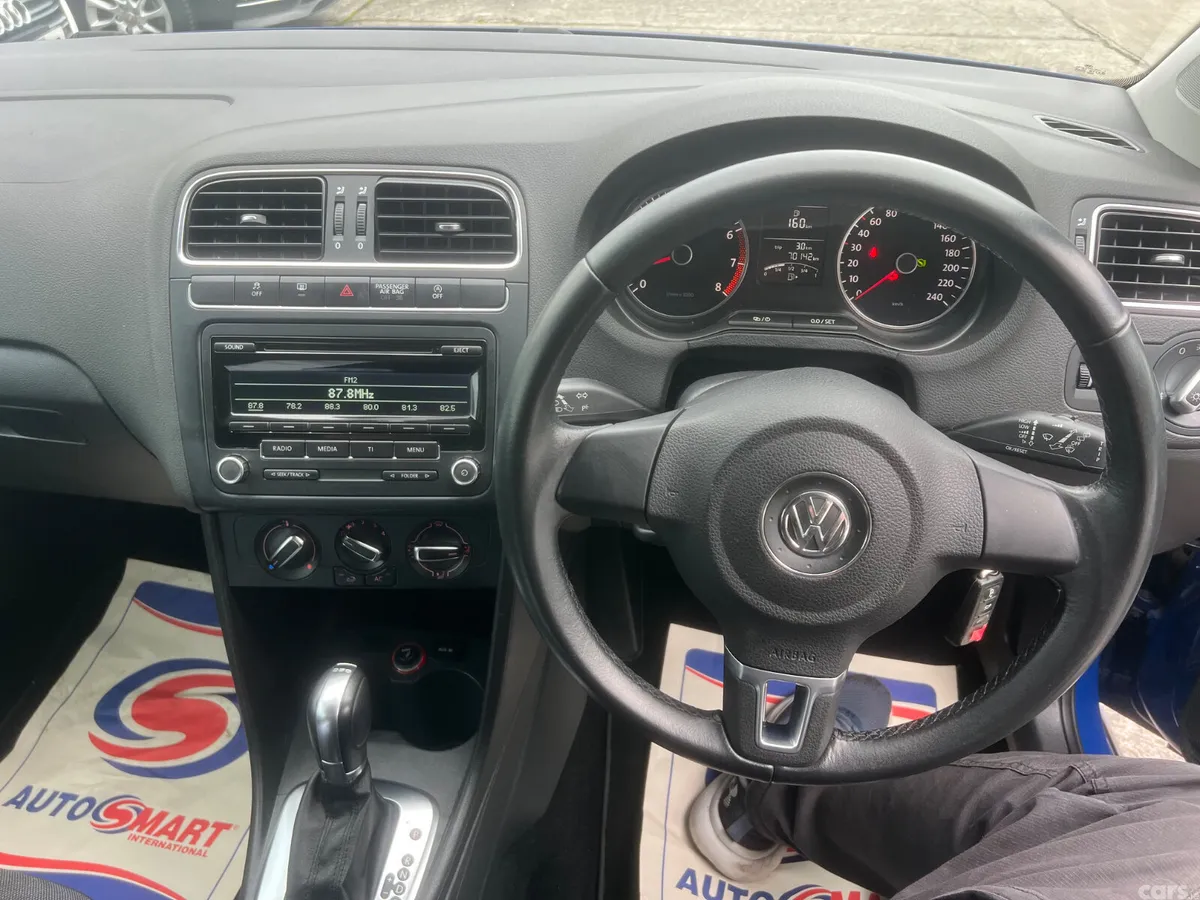 Volkswagen Polo Hatchback, Petrol, 2013, Blue