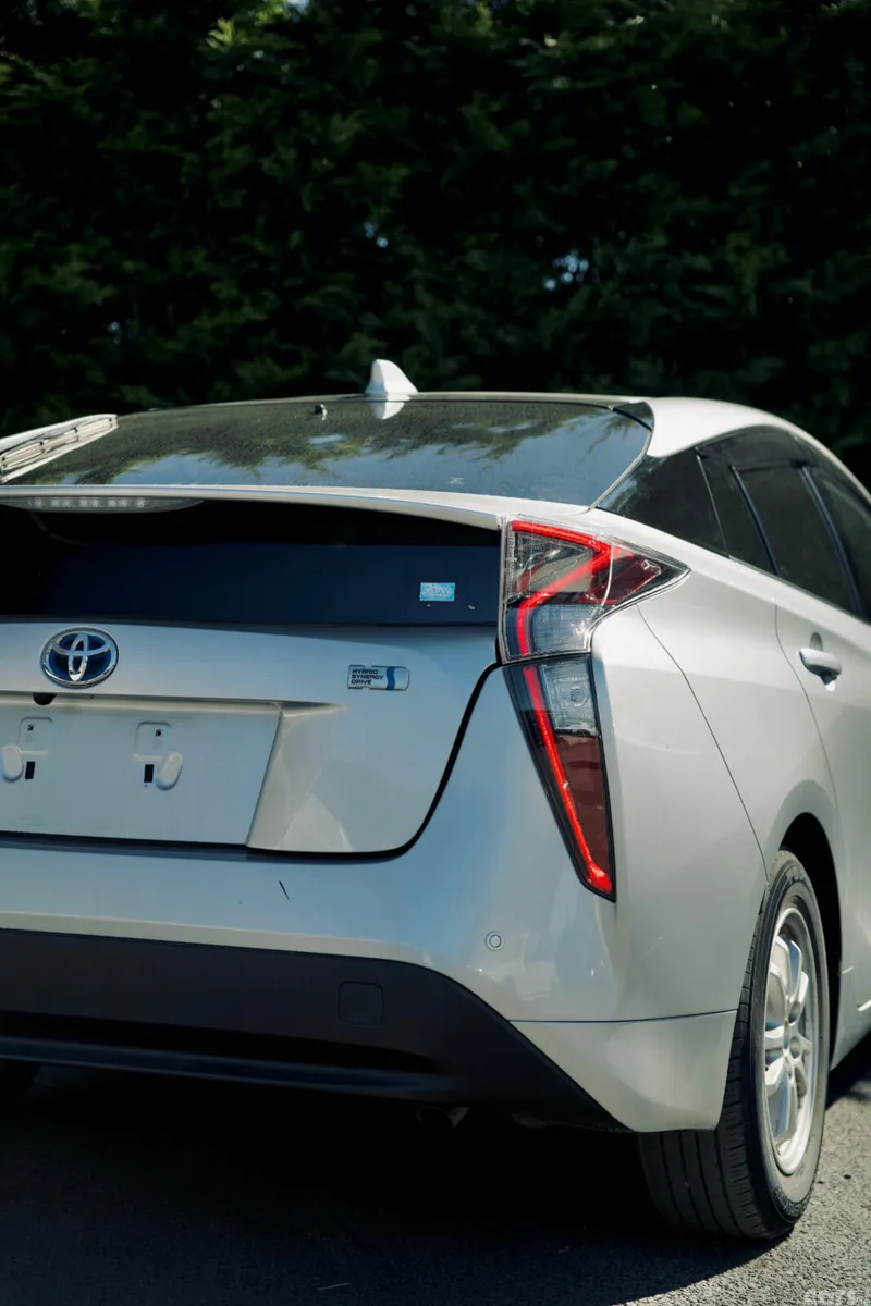 Toyota Prius Saloon, Petrol Hybrid, 2018, Silver
