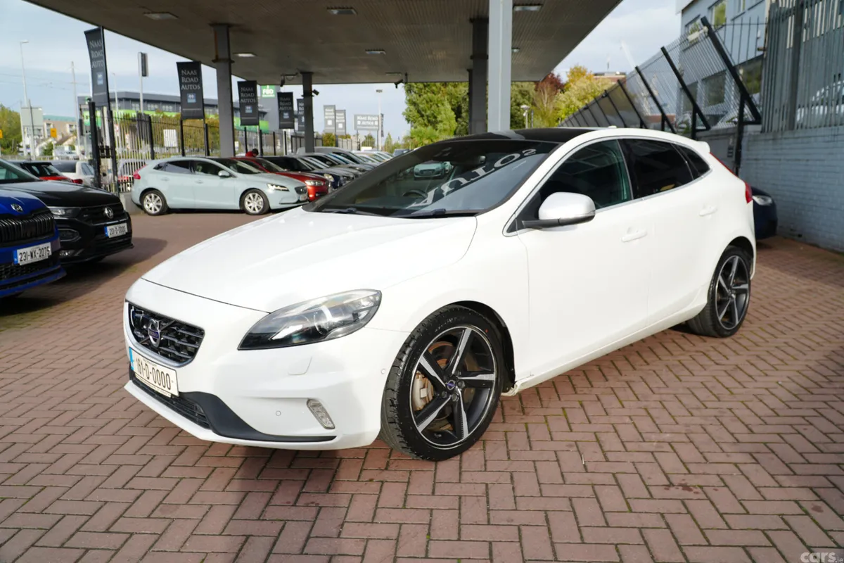 Volvo V40 Hatchback, Diesel, 2016, White