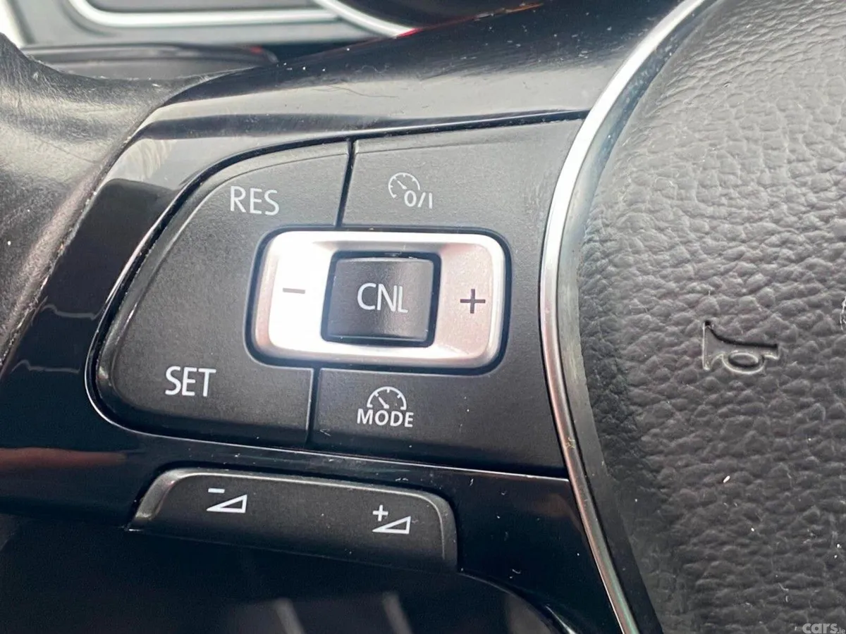 Volkswagen Passat Saloon, Diesel, 2016, Red