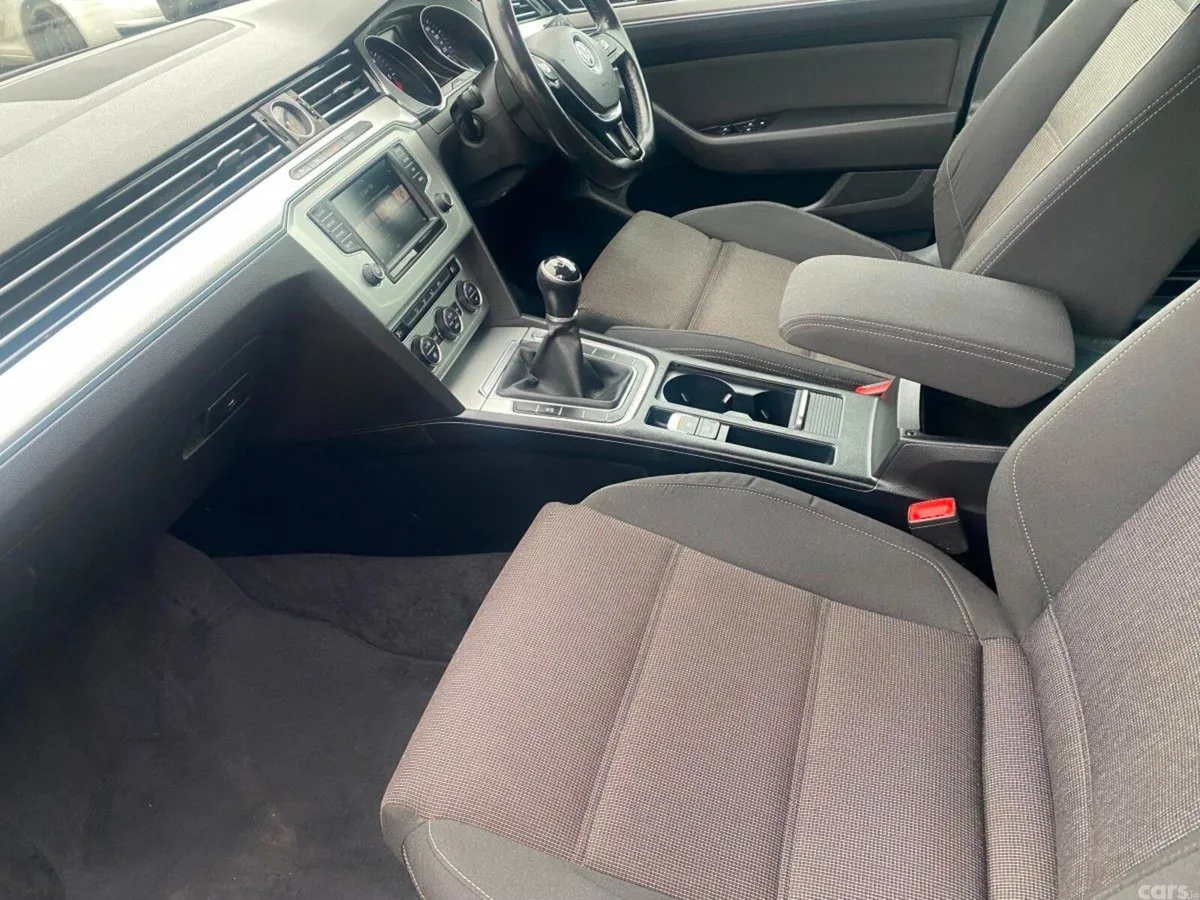 Volkswagen Passat Saloon, Diesel, 2016, Red