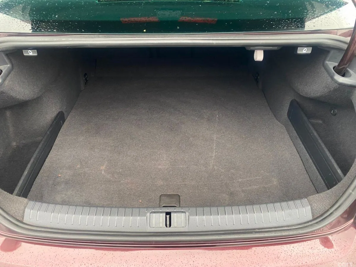 Volkswagen Passat Saloon, Diesel, 2016, Red
