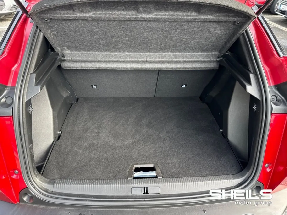 Peugeot 2008 MPV, Electric, 2023, Red
