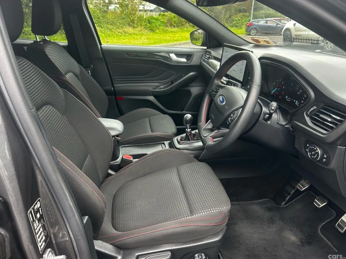 Ford Focus ST-Line X 1.0L EcoBoost 125PS mHEV, Cork