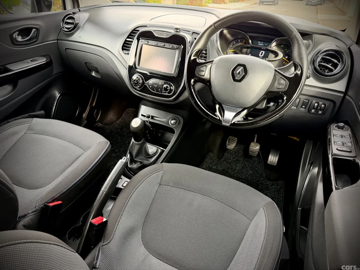 Renault Captur Hatchback, Diesel, 2015, Silver