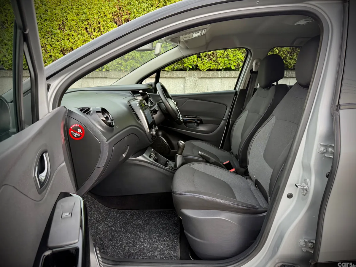 Renault Captur Hatchback, Diesel, 2015, Silver