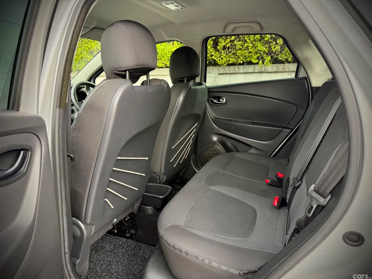 Renault Captur Hatchback, Diesel, 2015, Silver