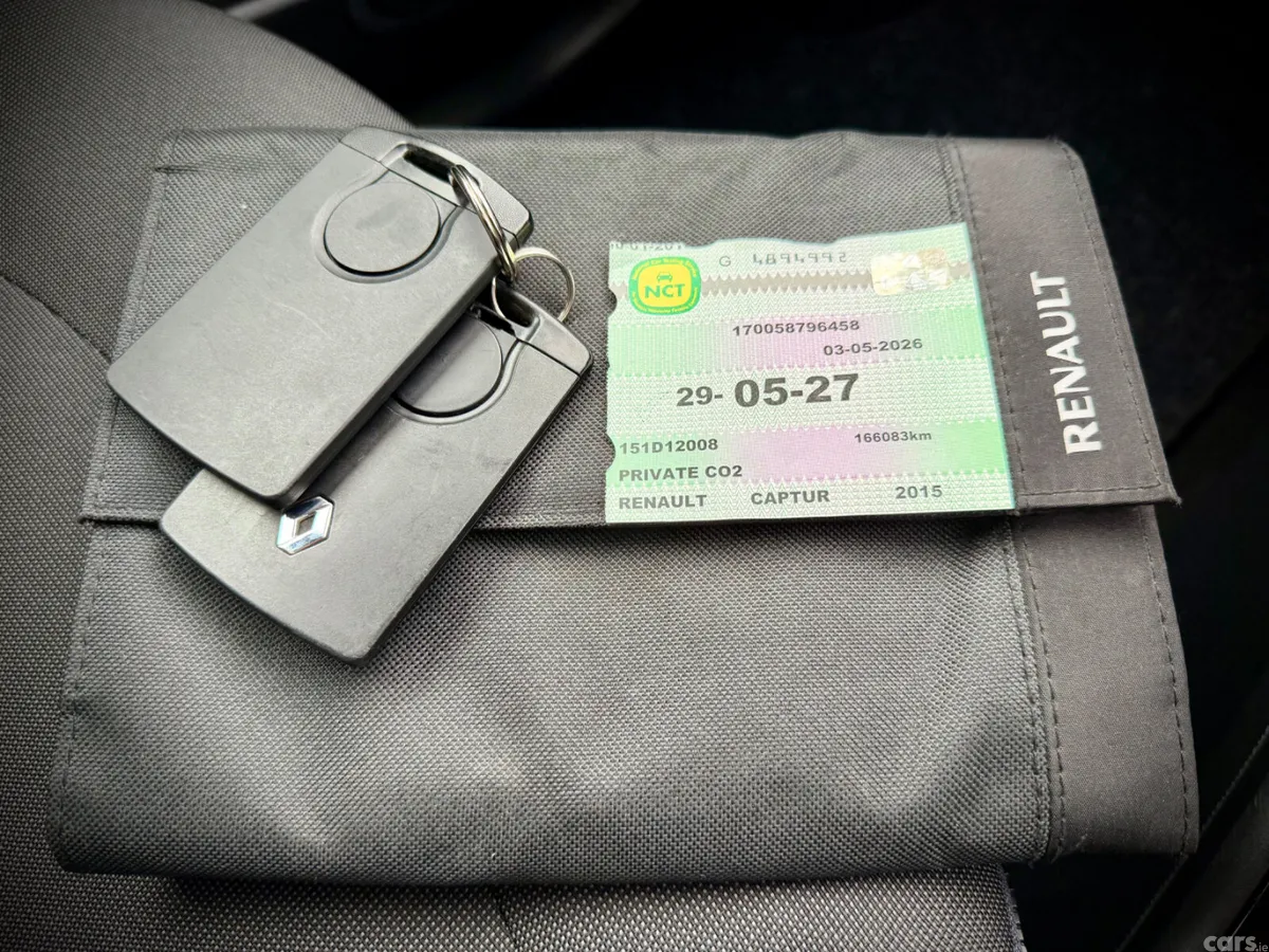 Renault Captur Hatchback, Diesel, 2015, Silver
