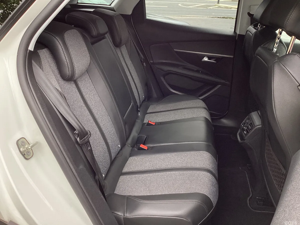 Peugeot 3008 MPV, Diesel, 2020, White