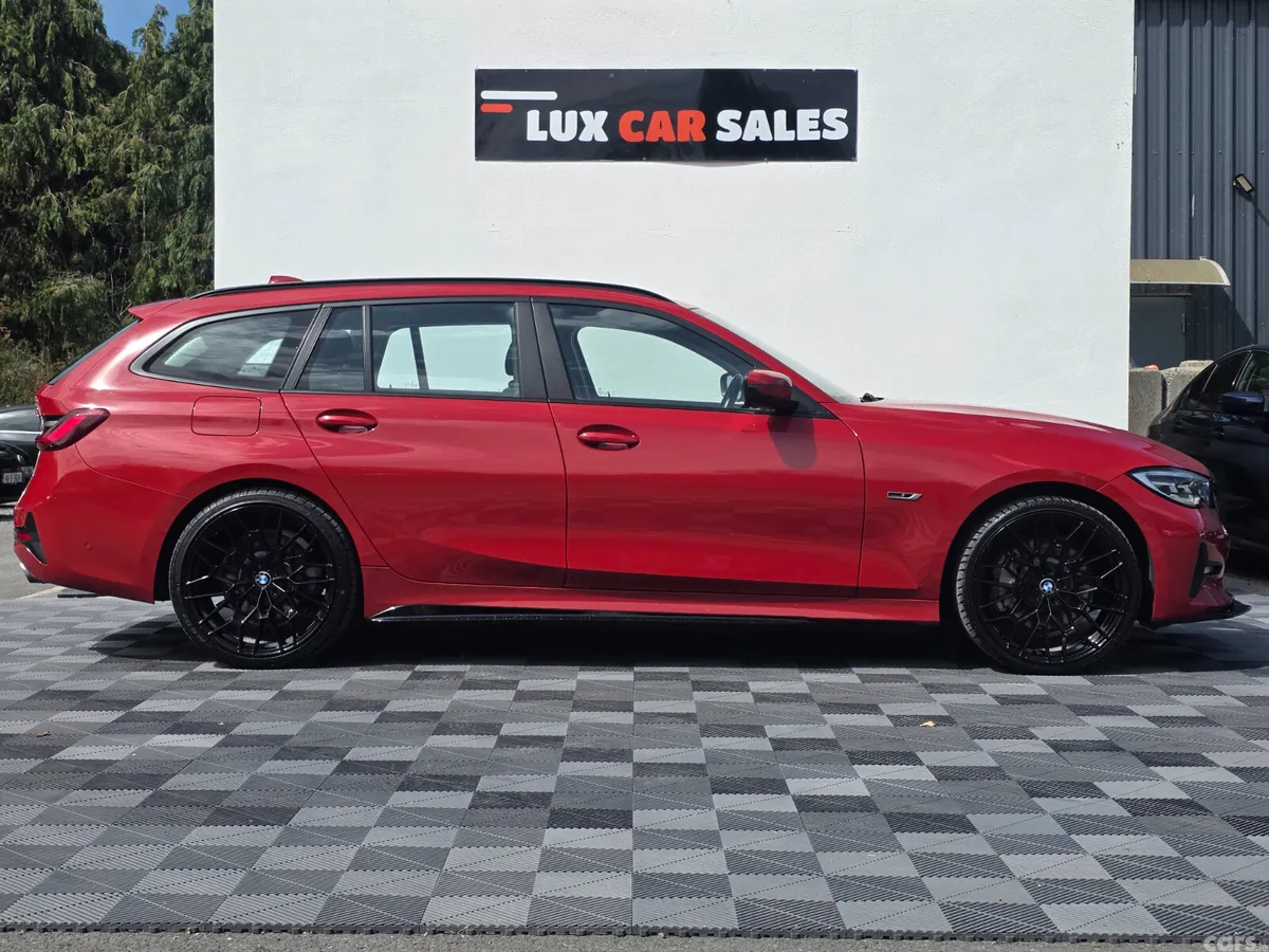 BMW 3-Series Estate, Petrol Hybrid, 2022, Red