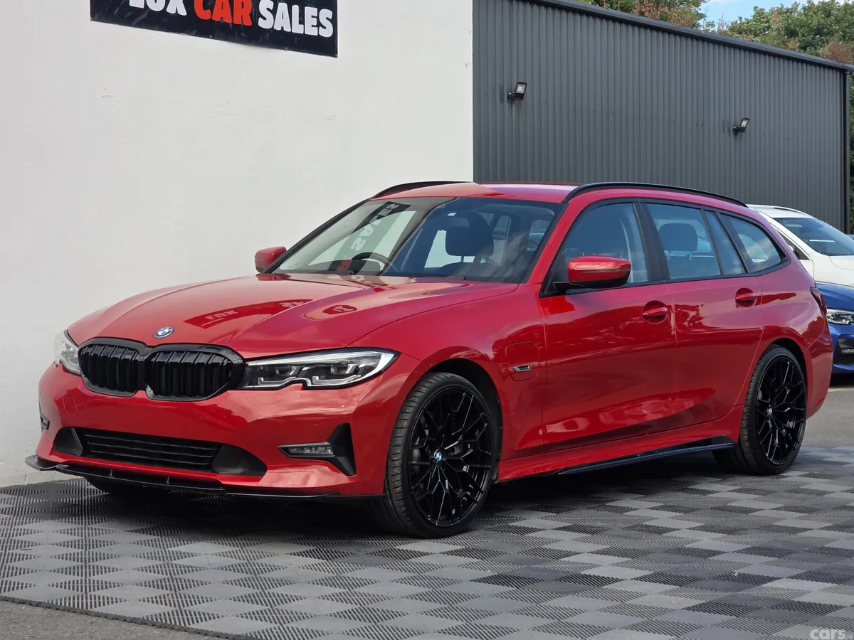 BMW 3-Series Estate, Petrol Hybrid, 2022, Red