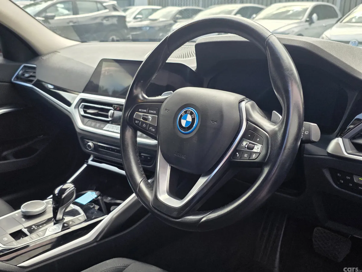 BMW 3-Series Estate, Petrol Hybrid, 2022, Red