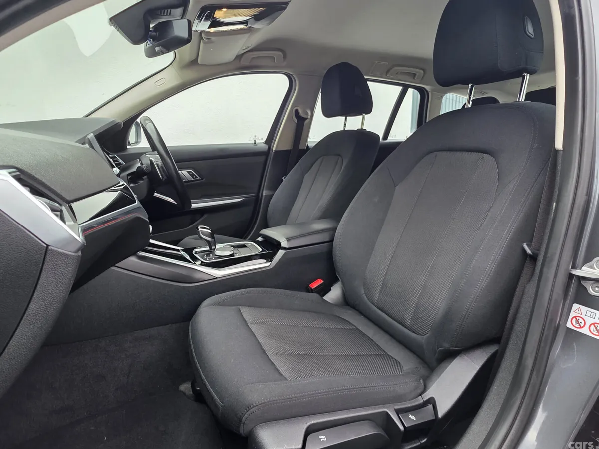 BMW 3-Series Estate, Petrol Hybrid, 2022, Grey